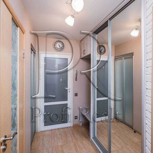 Продажа 1-комнатной квартиры 35 м², Радужная ул., 2Б