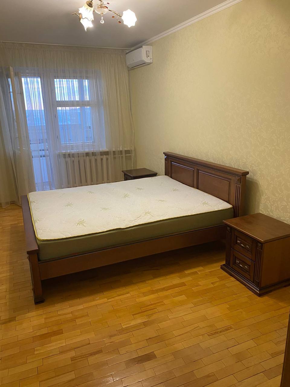 Оренда 3-кімнатної квартири 87 м², Срібнокільська вул., 20
