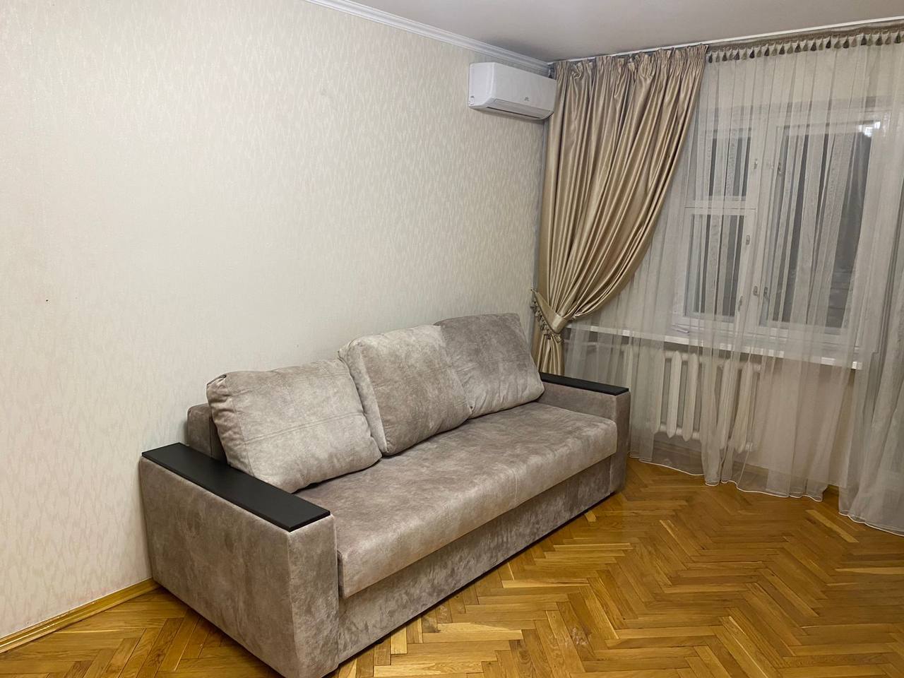 Оренда 3-кімнатної квартири 87 м², Срібнокільська вул., 20