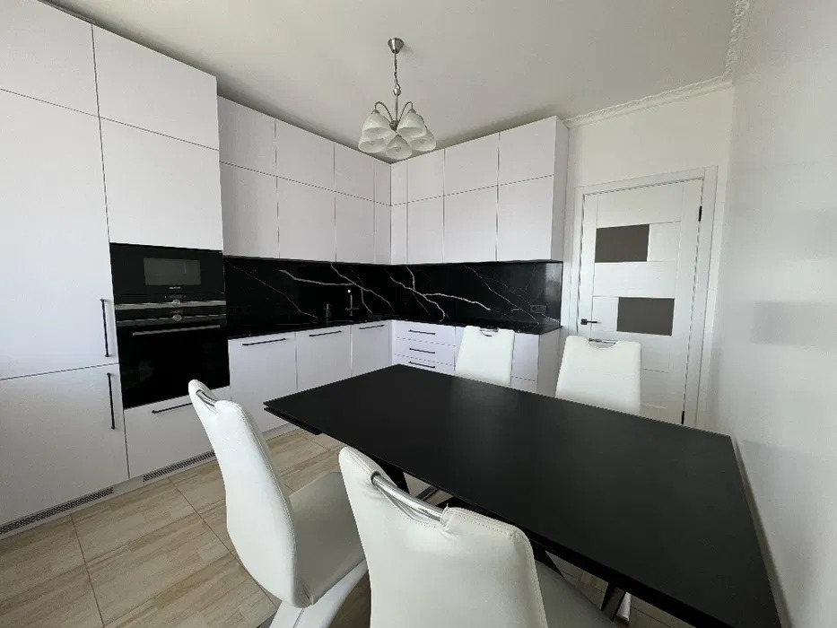 Продажа 2-комнатной квартиры 78.5 м², Драгоманова ул., 40З