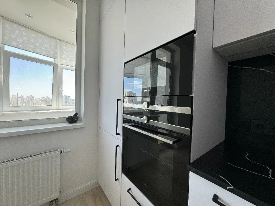 Продажа 2-комнатной квартиры 78.5 м², Драгоманова ул., 40З