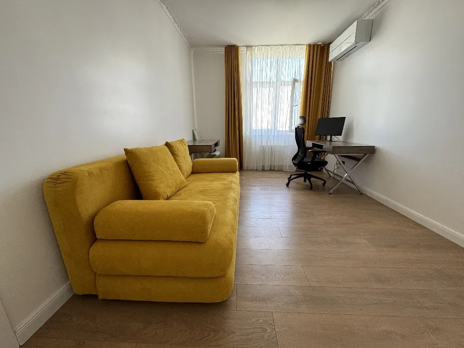 Продажа 2-комнатной квартиры 78.5 м², Драгоманова ул., 40З