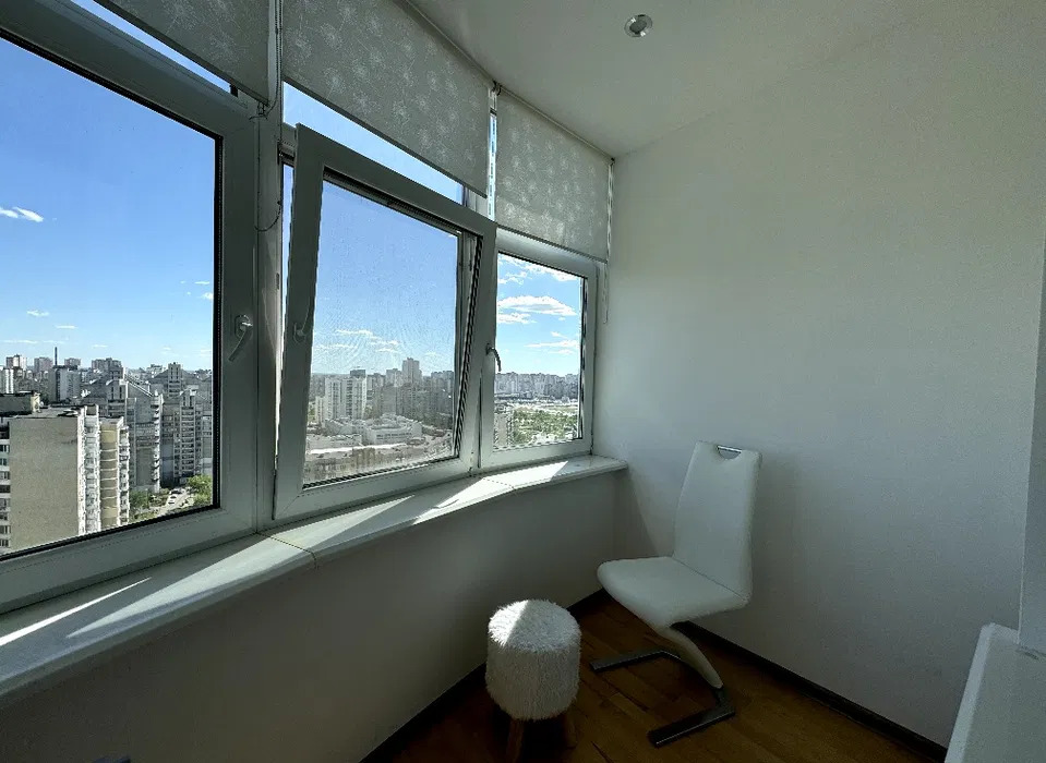 Продажа 2-комнатной квартиры 78.5 м², Драгоманова ул., 40З