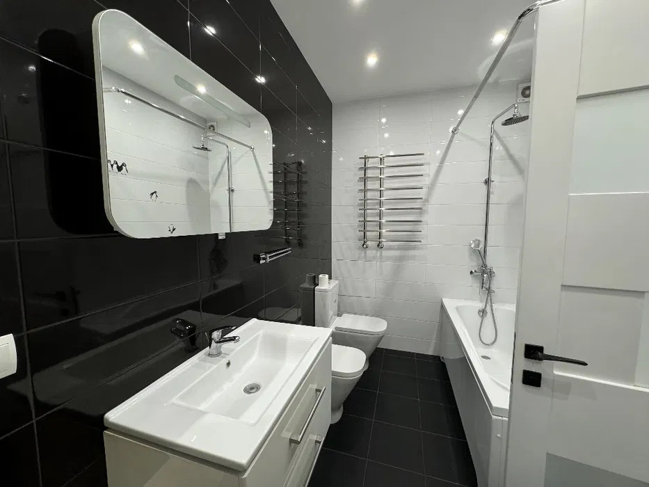 Продажа 2-комнатной квартиры 78.5 м², Драгоманова ул., 40З