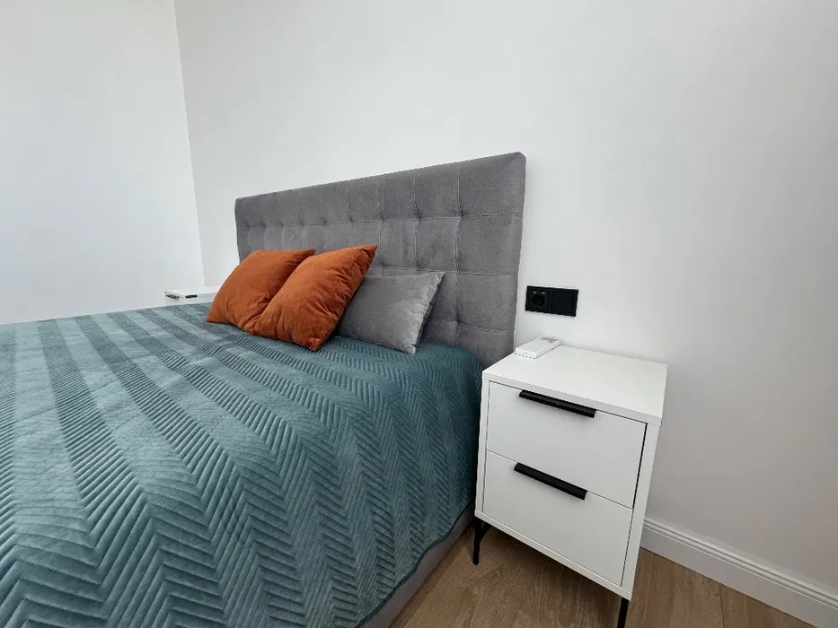 Продажа 2-комнатной квартиры 78.5 м², Драгоманова ул., 40З