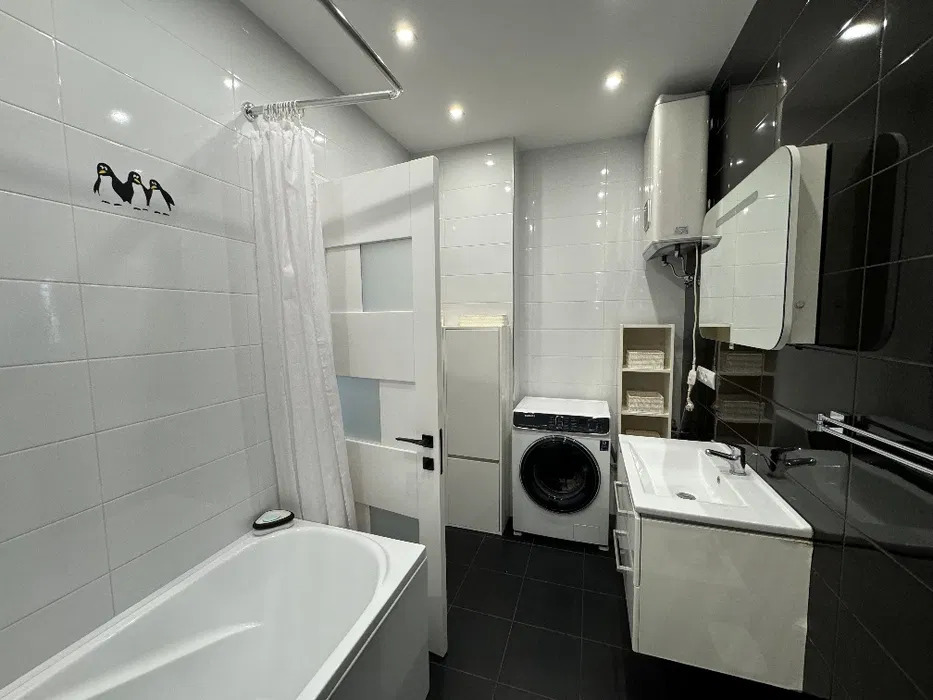 Продажа 2-комнатной квартиры 78.5 м², Драгоманова ул., 40З