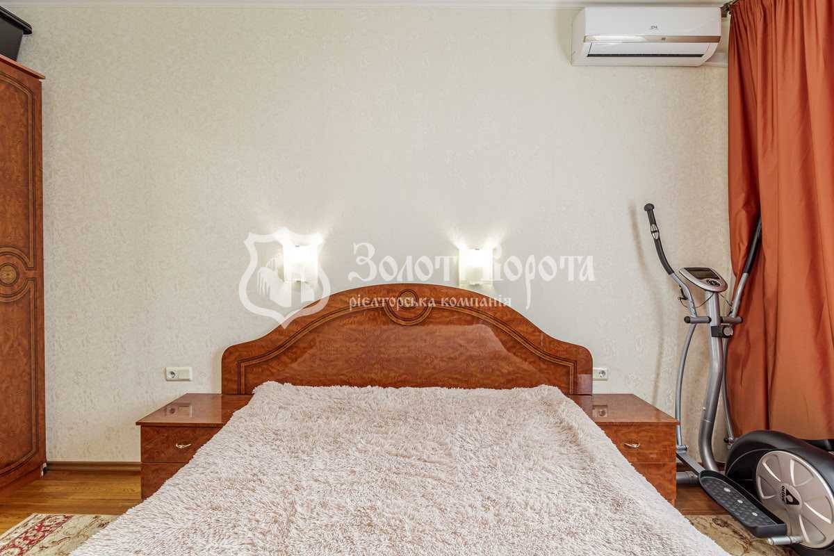 Продаж 3-кімнатної квартири 90 м², Перемоги просп., 125