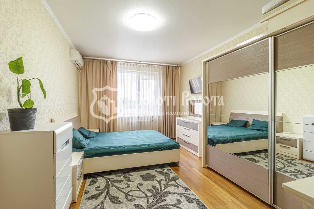 Продаж 3-кімнатної квартири 90 м², Перемоги просп., 125