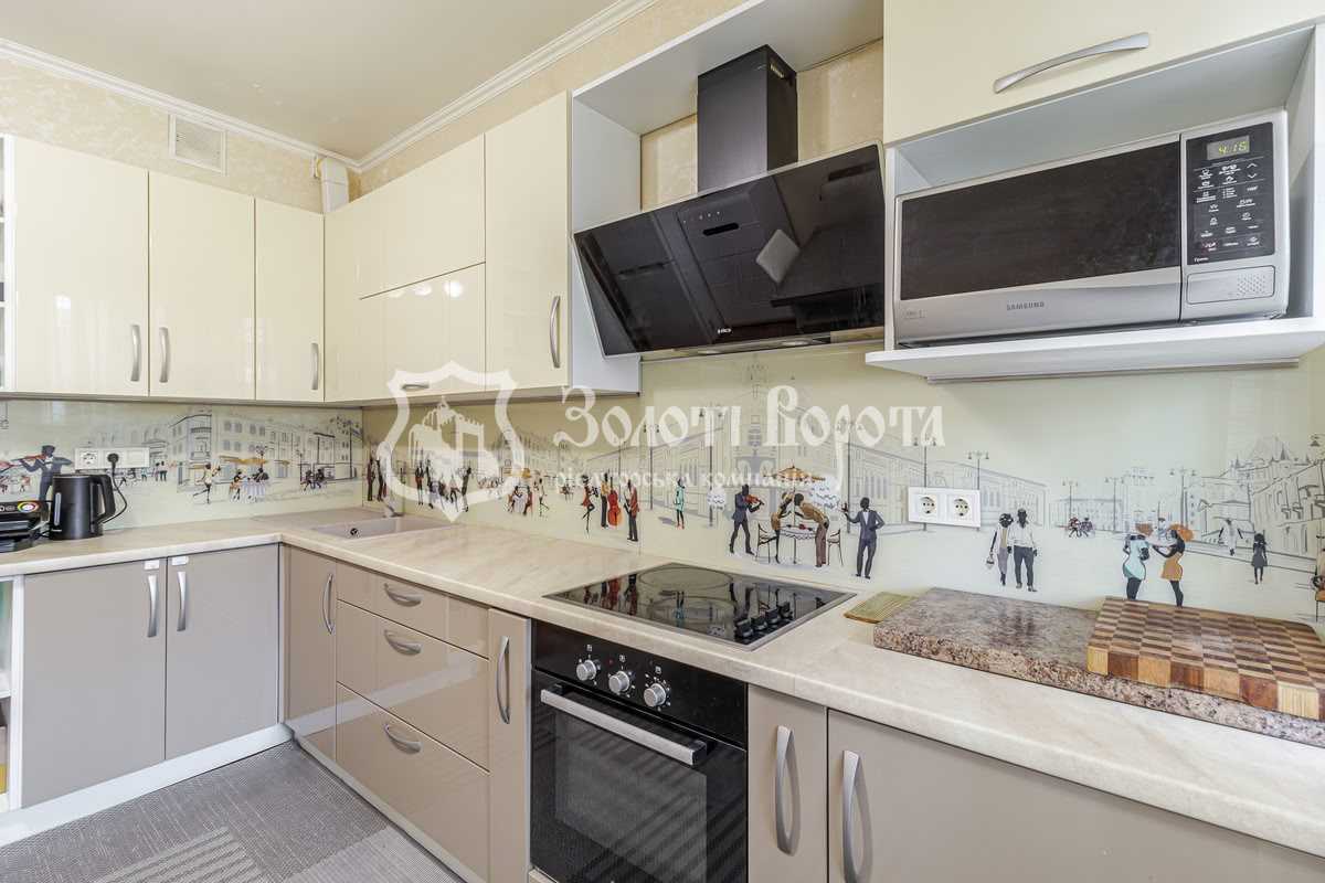 Продаж 3-кімнатної квартири 90 м², Перемоги просп., 125