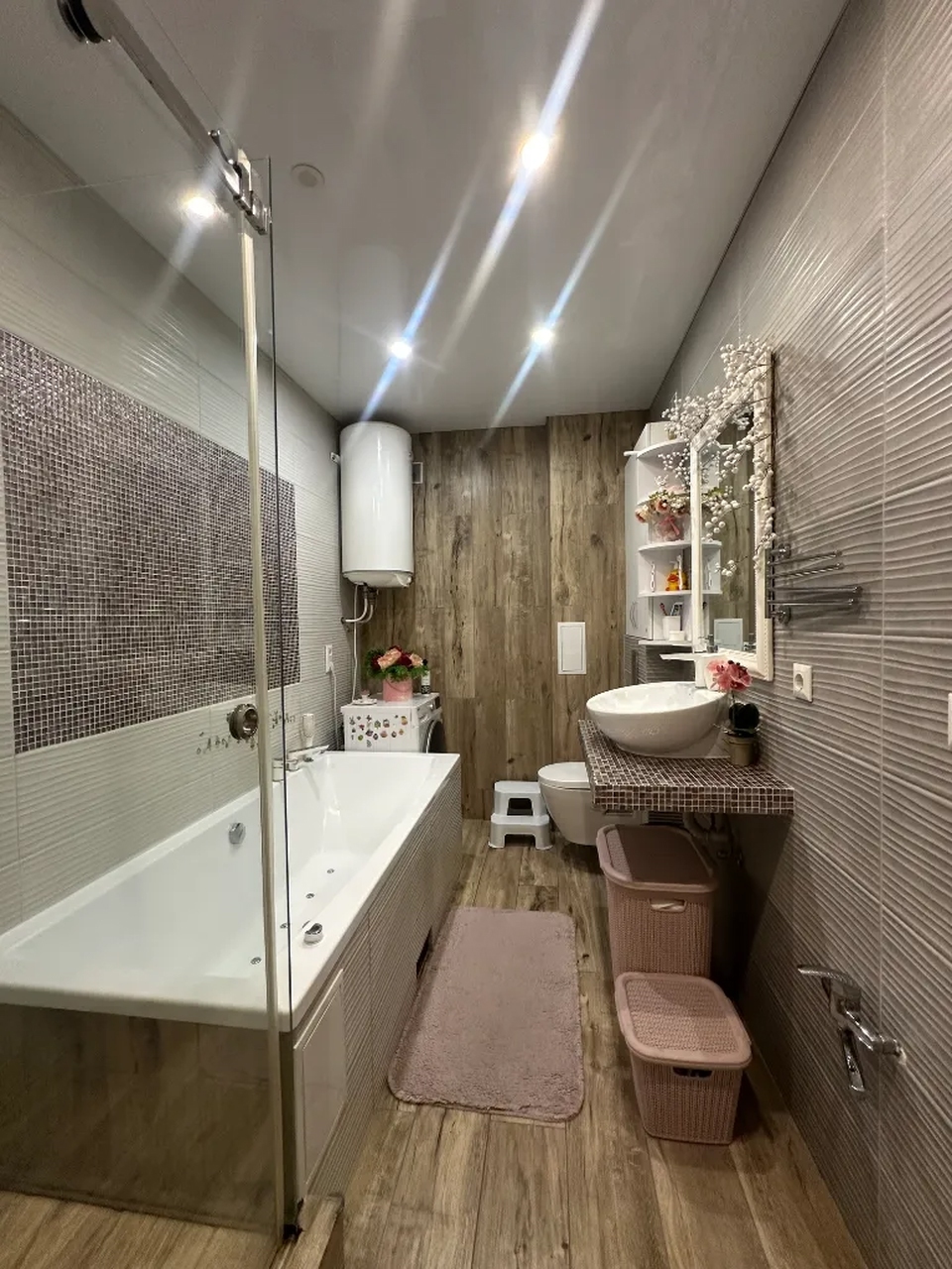 Продажа 2-комнатной квартиры 67 м²