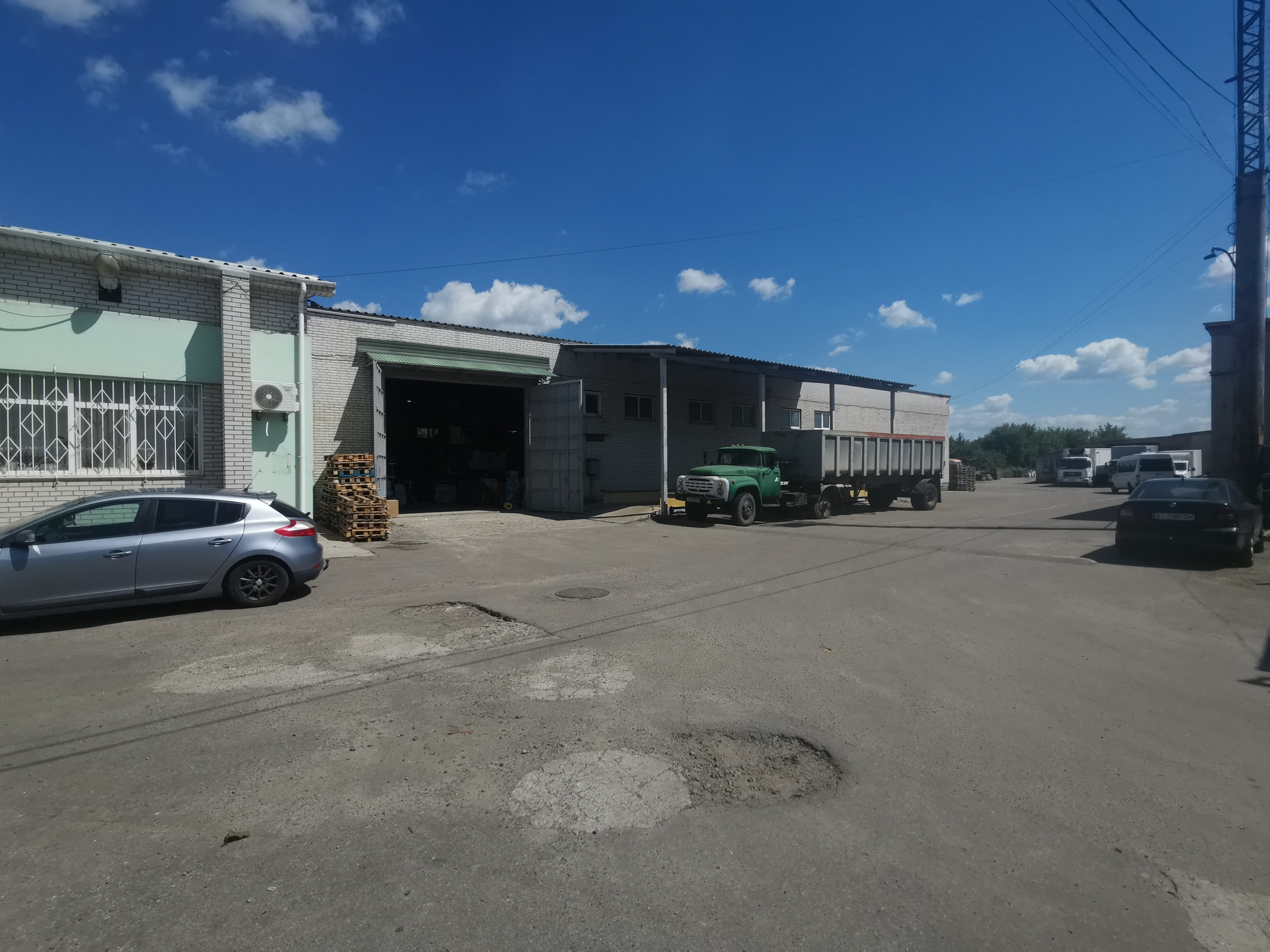Оренда цеху 1200 м², Січневого Прориву вул.