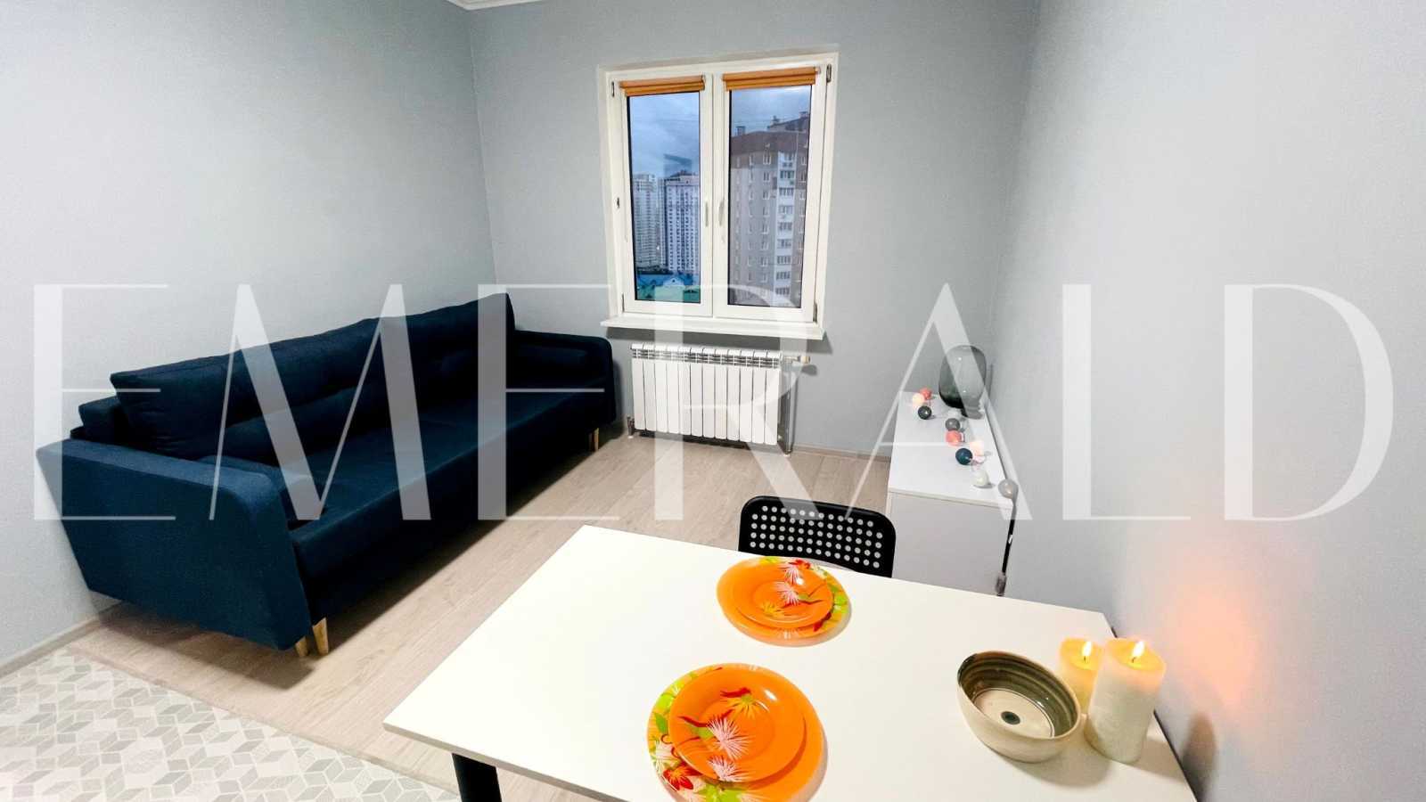 Продаж 2-кімнатної квартири 73.4 м², Урлівська вул., 30