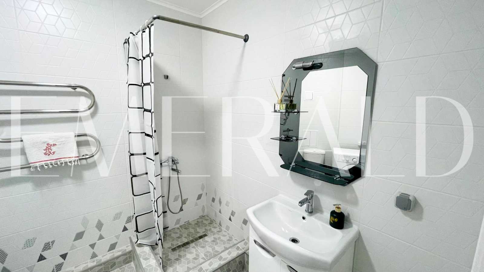 Продаж 2-кімнатної квартири 73.4 м², Урлівська вул., 30