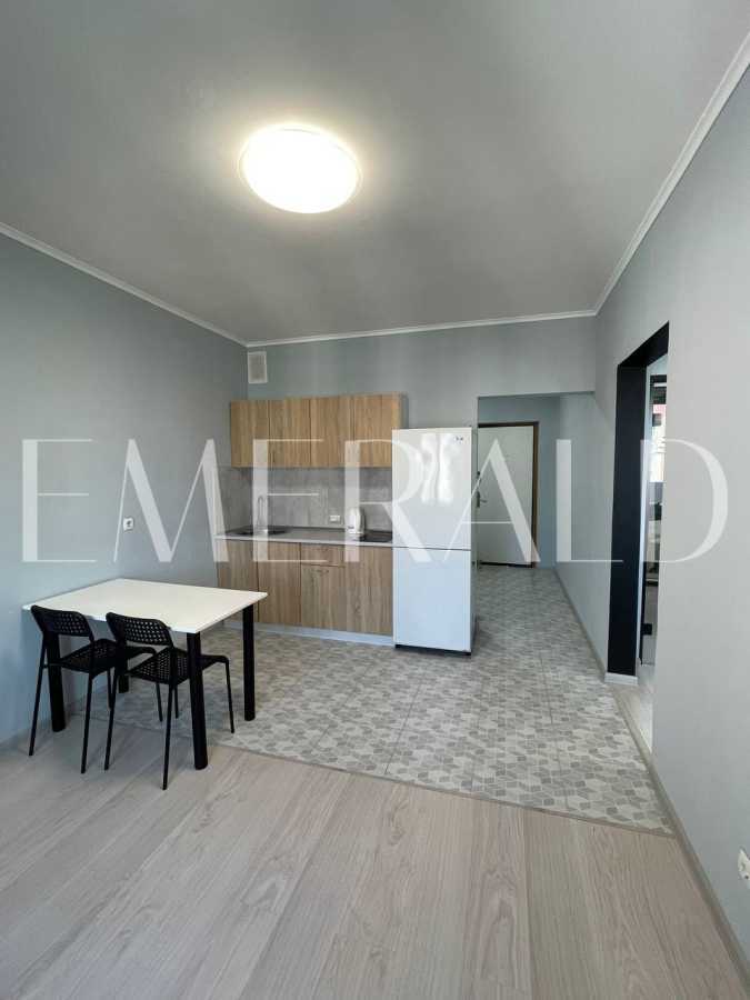 Продаж 2-кімнатної квартири 73.4 м², Урлівська вул., 30