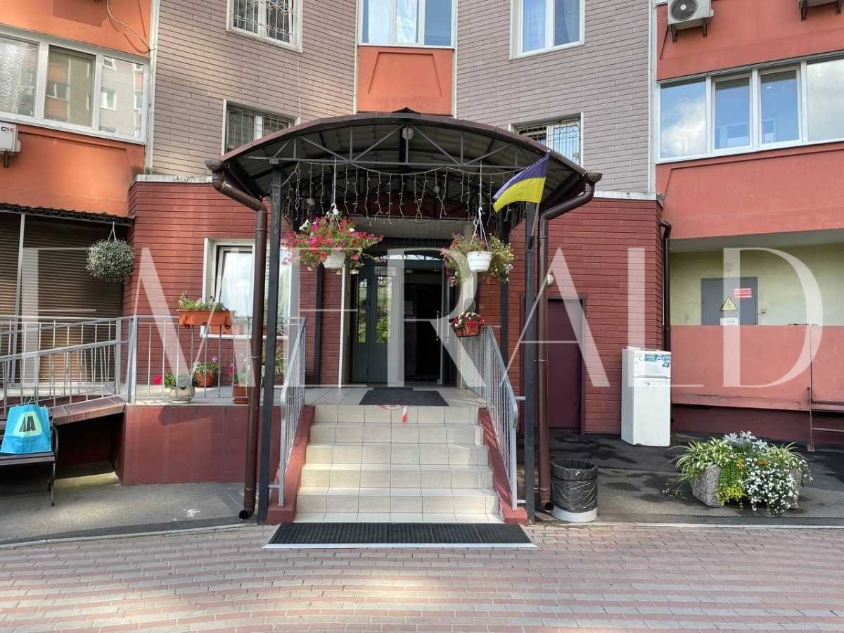 Продаж 2-кімнатної квартири 73.4 м², Урлівська вул., 30