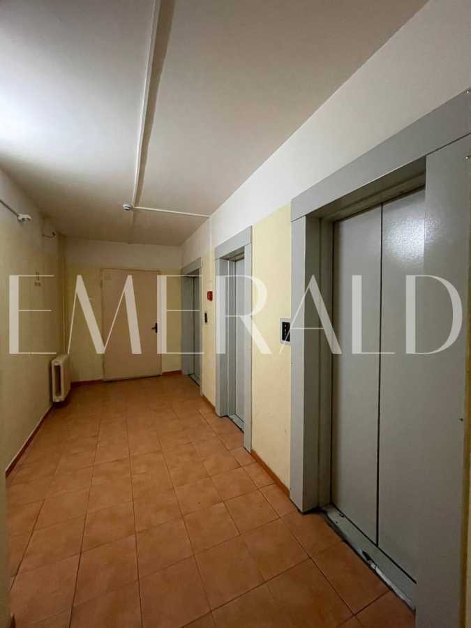 Продаж 2-кімнатної квартири 73.4 м², Урлівська вул., 30