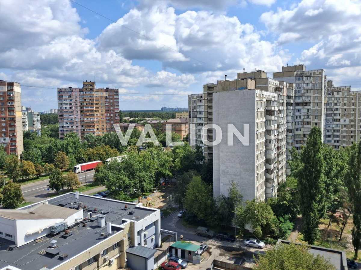 Продаж 3-кімнатної квартири 71.5 м², Харківське шосе, 154