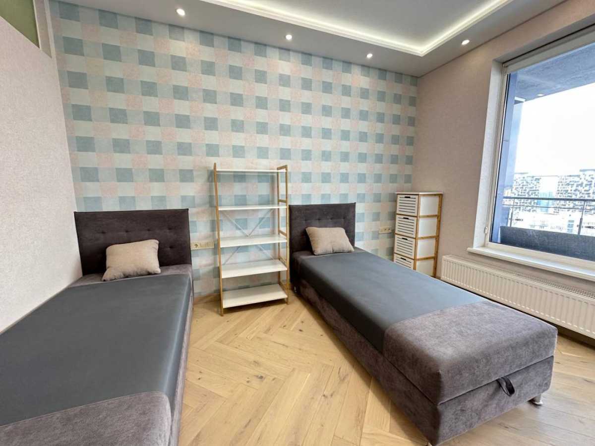 Оренда 3-кімнатної квартири 77 м², Лабораторний пров., 7