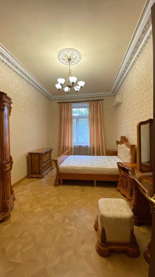 Аренда 3-комнатной квартиры 93 м², Заньковецкой ул., 8