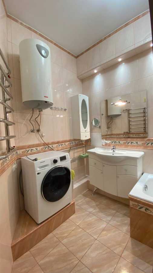 Аренда 3-комнатной квартиры 93 м², Заньковецкой ул., 8
