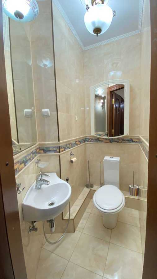 Аренда 3-комнатной квартиры 93 м², Заньковецкой ул., 8