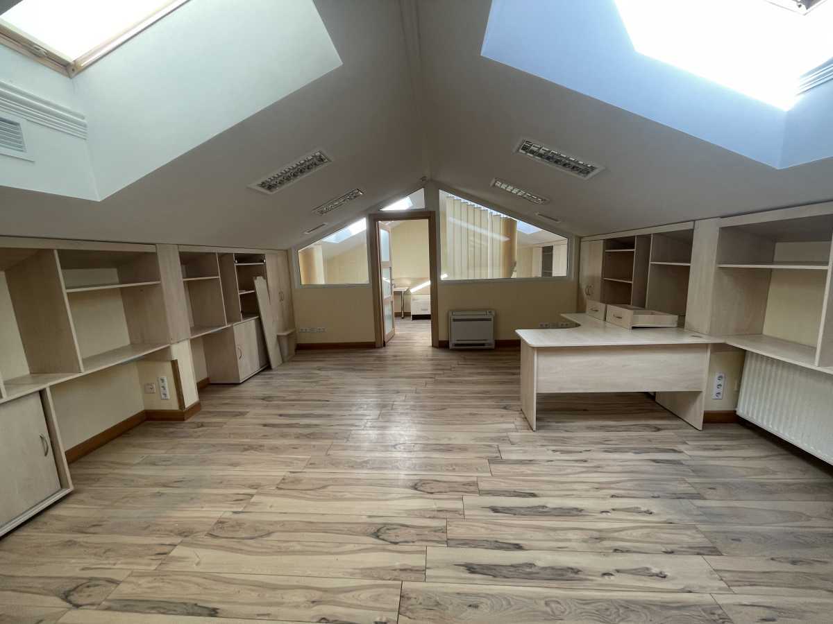 Продаж офісу 1780 м², Саксаганського вул., 67Б