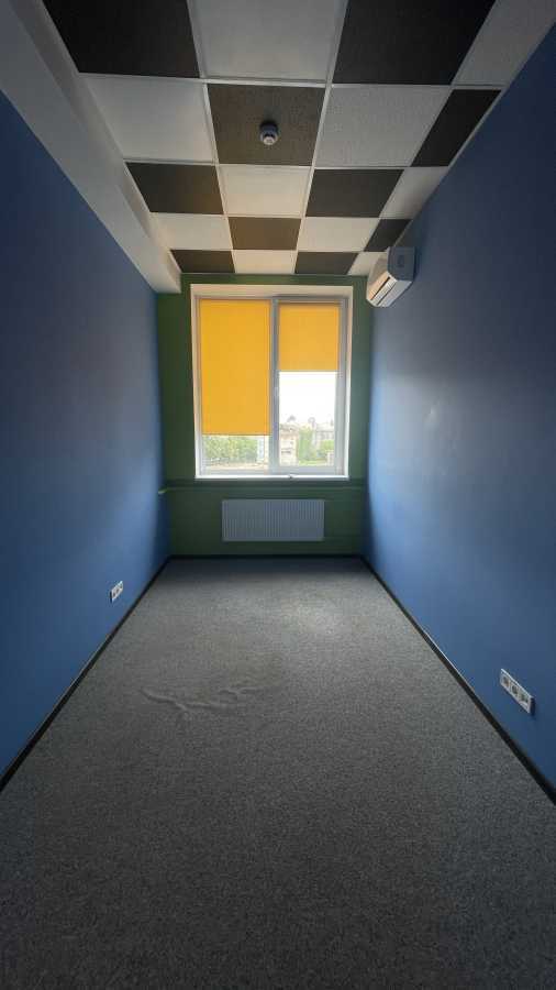 Оренда офісу 240 м², Маршала Рибалка вул., 11