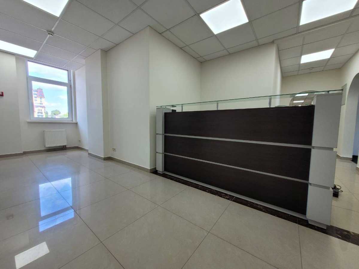 Оренда офісу 340 м², Спаська вул., 5