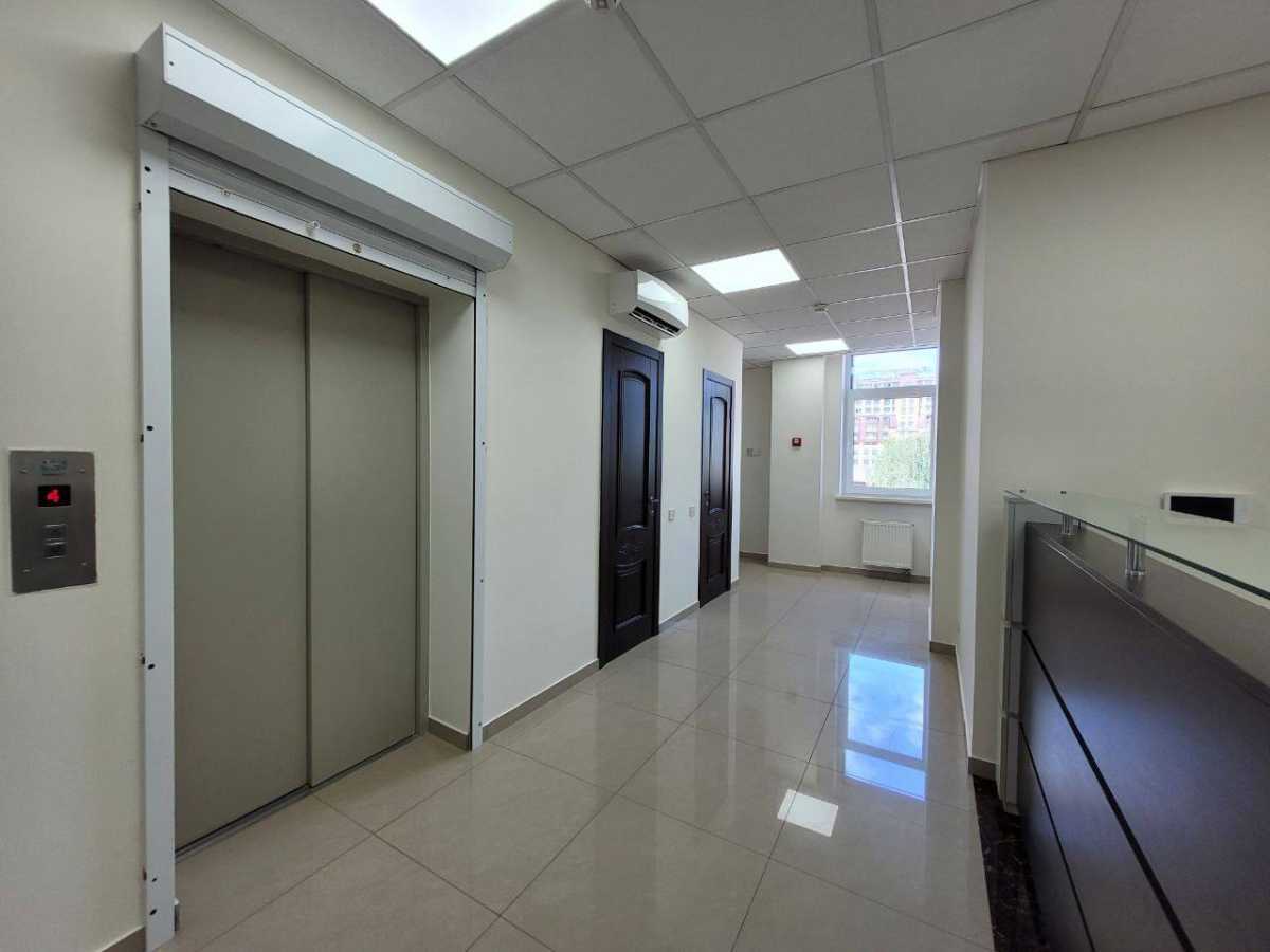Оренда офісу 340 м², Спаська вул., 5