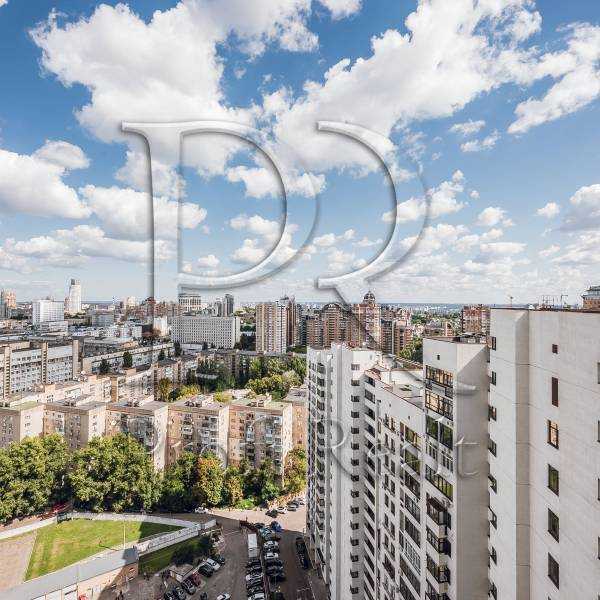 Продаж 3-кімнатної квартири 132 м², Євгена Коновальця вул., 44А