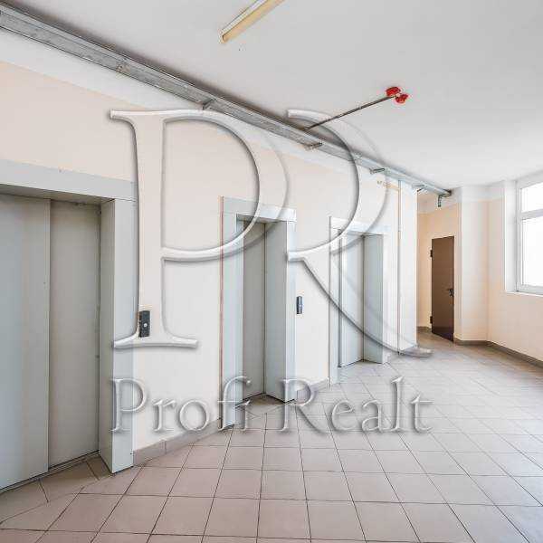 Продаж 3-кімнатної квартири 132 м², Євгена Коновальця вул., 44А