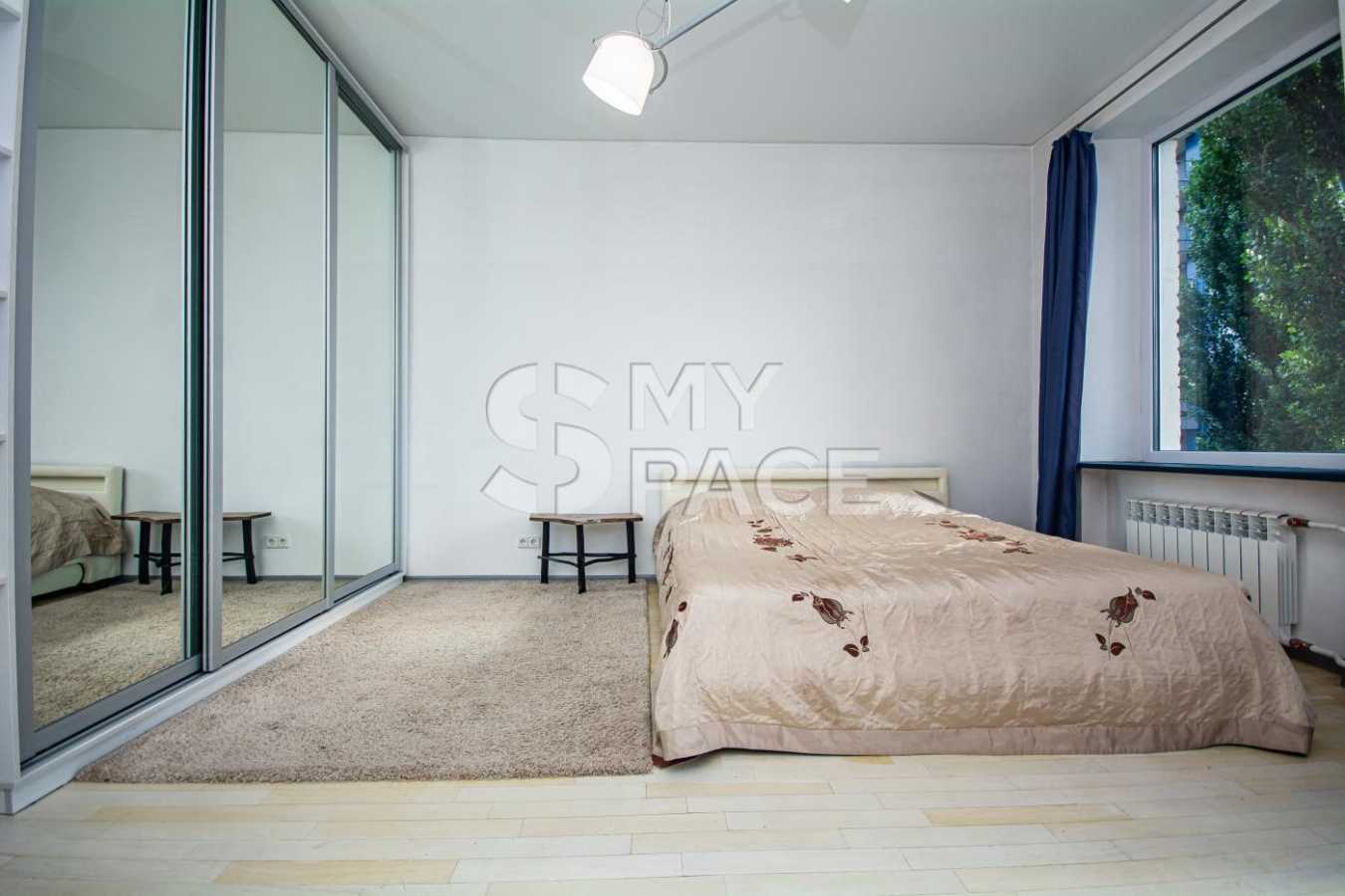 Продажа 2-комнатной квартиры 47 м², Джона Маккейна ул., 9
