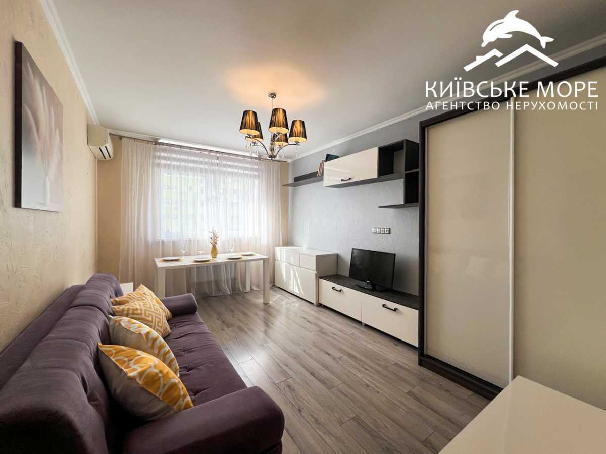 Продаж 3-кімнатної квартири 63.4 м², Воскресенська вул., 16Б