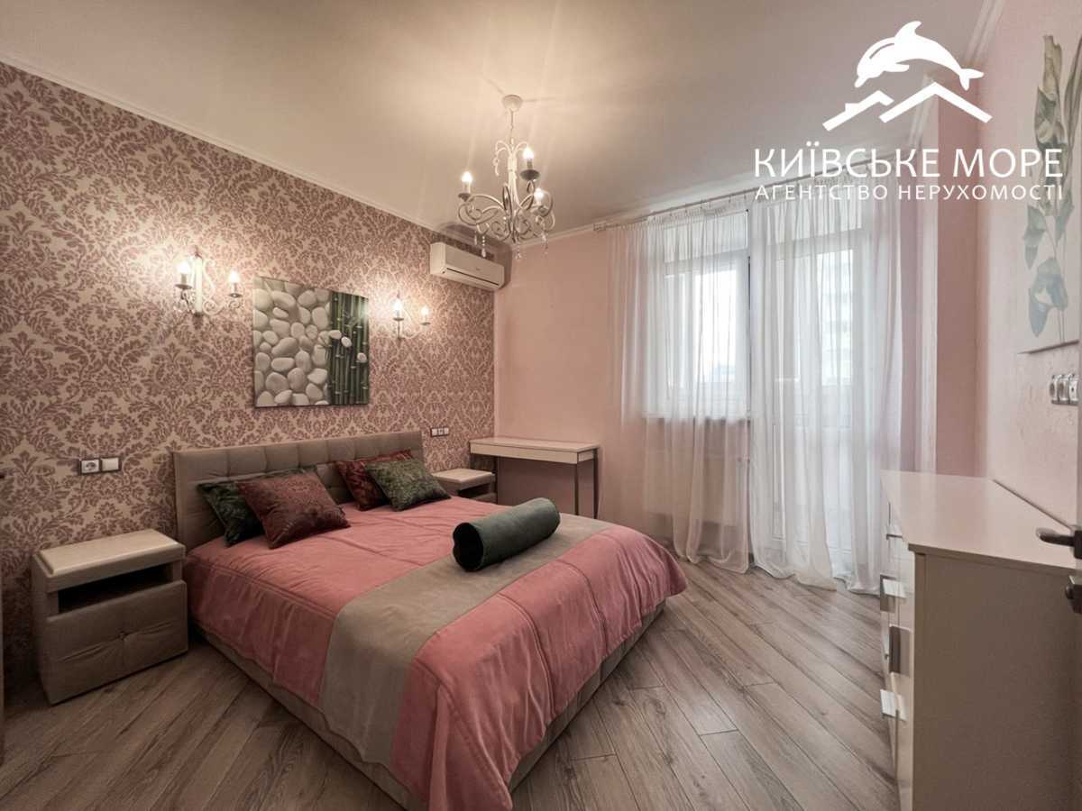 Продаж 3-кімнатної квартири 63.4 м², Воскресенська вул., 16Б