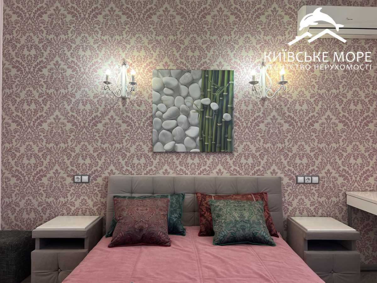 Продаж 3-кімнатної квартири 63.4 м², Воскресенська вул., 16Б