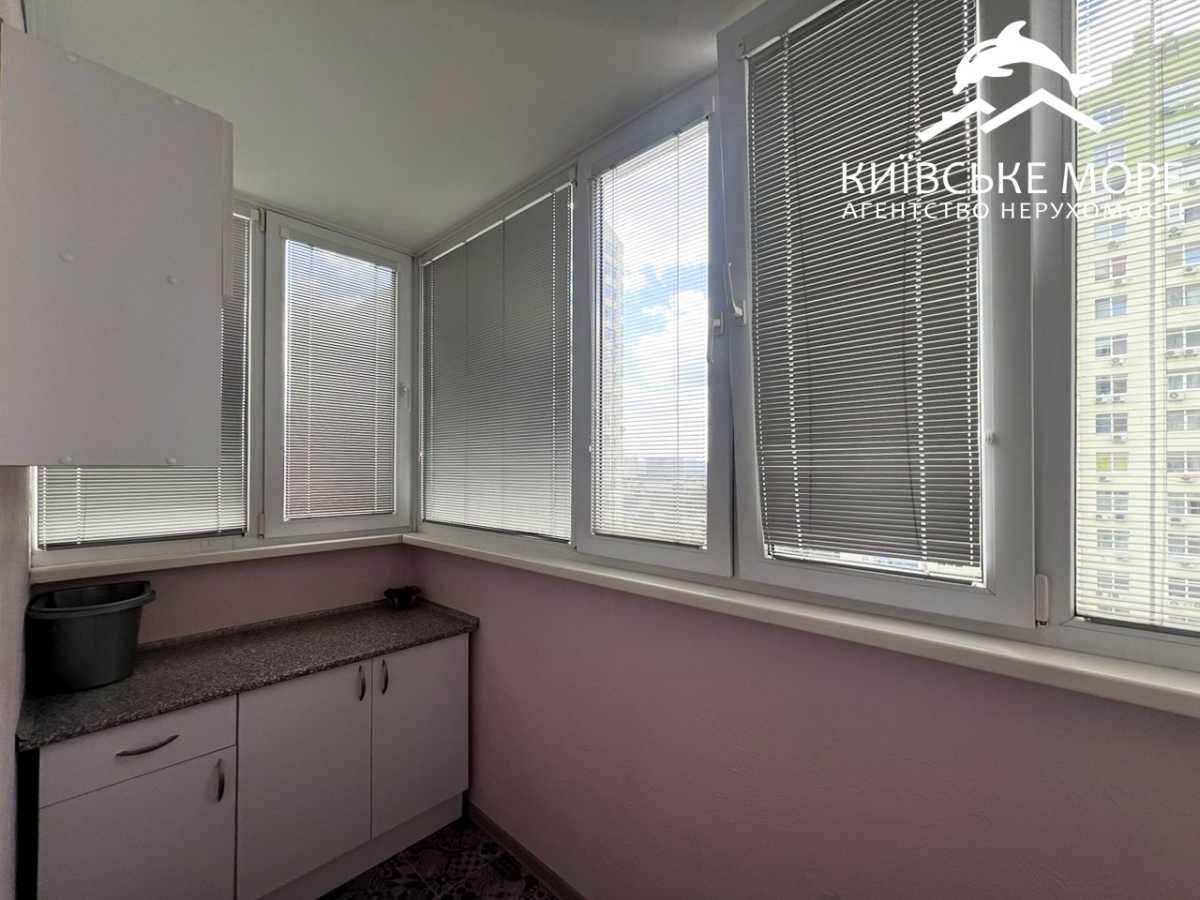 Продаж 3-кімнатної квартири 63.4 м², Воскресенська вул., 16Б