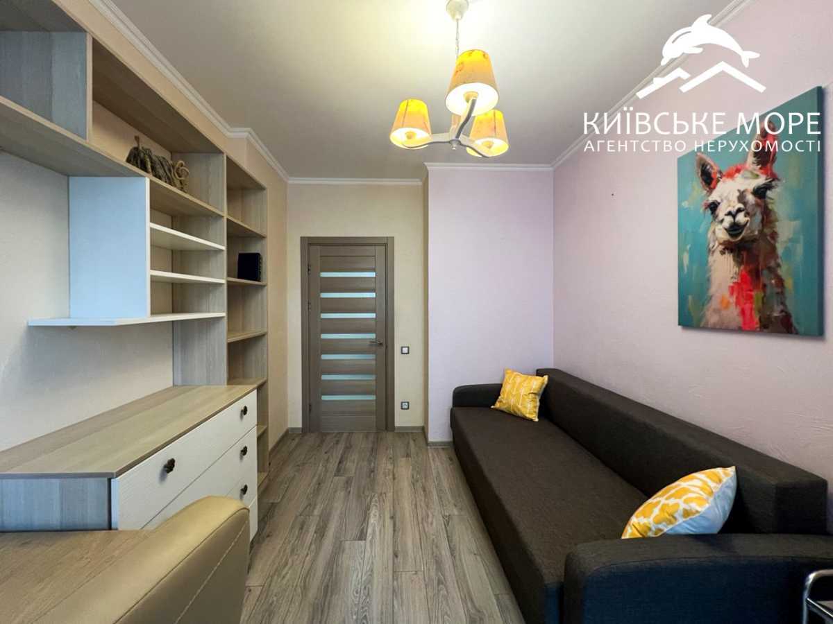 Продаж 3-кімнатної квартири 63.4 м², Воскресенська вул., 16Б