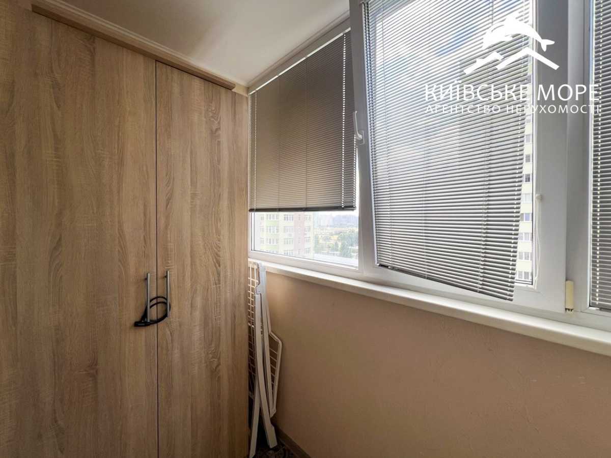 Продаж 3-кімнатної квартири 63.4 м², Воскресенська вул., 16Б