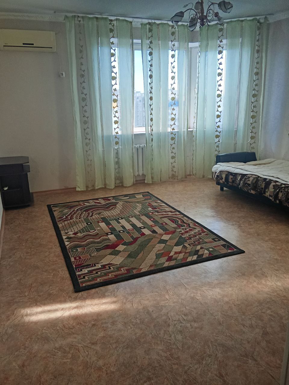 Продажа 2-комнатной квартиры 70 м², Тополевая ул., 20
