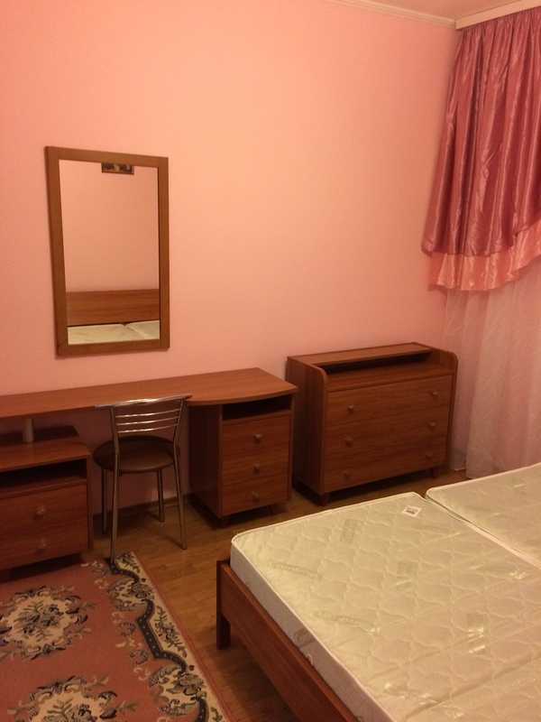Оренда 3-кімнатної квартири 71 м², Правди просп., 10