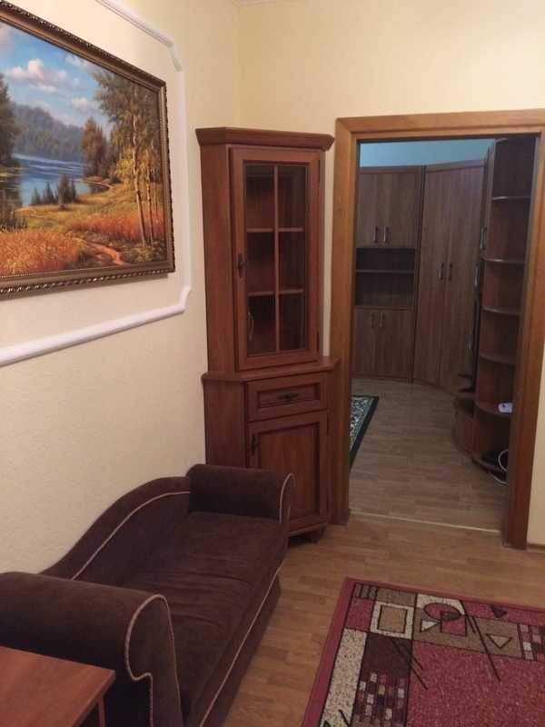 Оренда 3-кімнатної квартири 71 м², Правди просп., 10