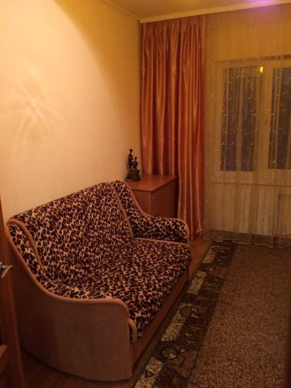 Оренда 3-кімнатної квартири 71 м², Правди просп., 10