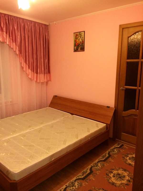 Оренда 3-кімнатної квартири 71 м², Правди просп., 10