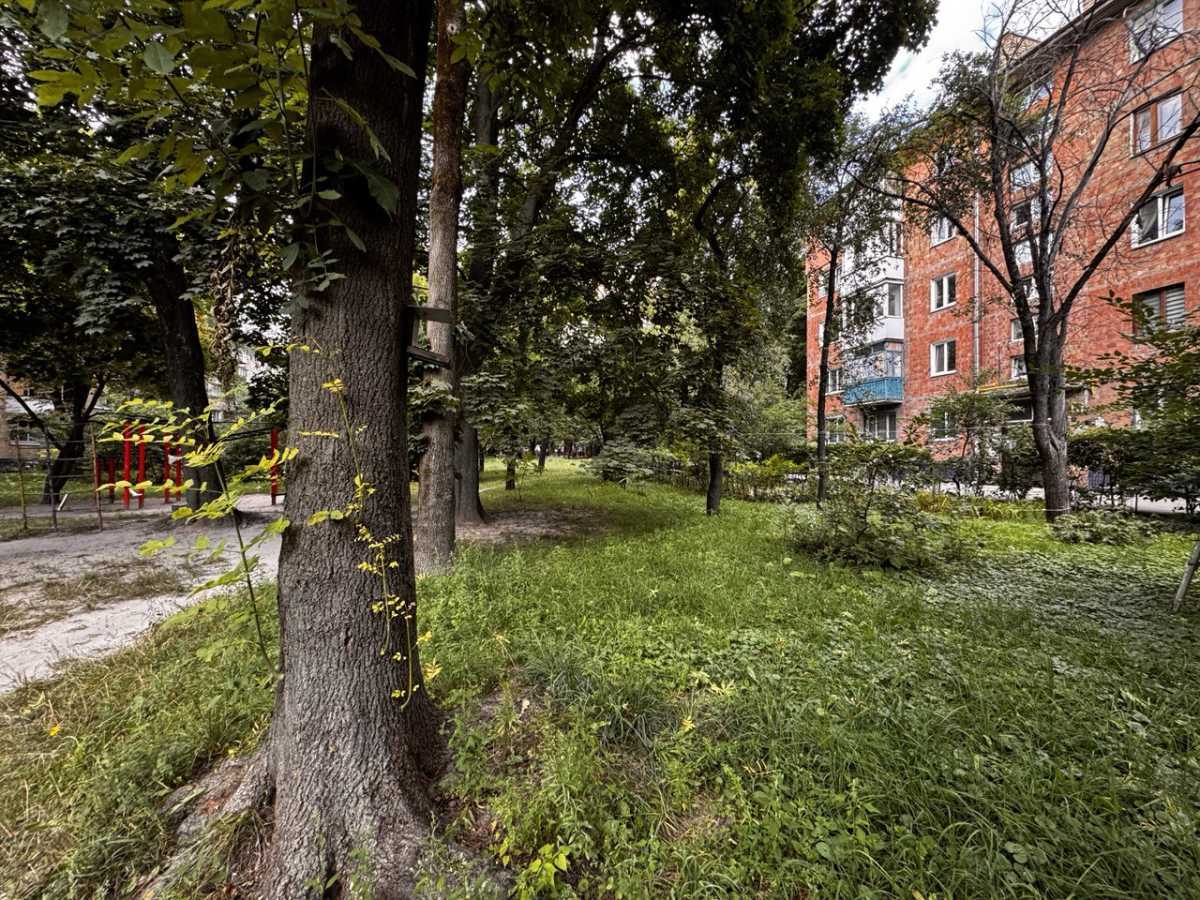 Продаж 2-кімнатної квартири 46 м², Михайла Донця вул., 27А