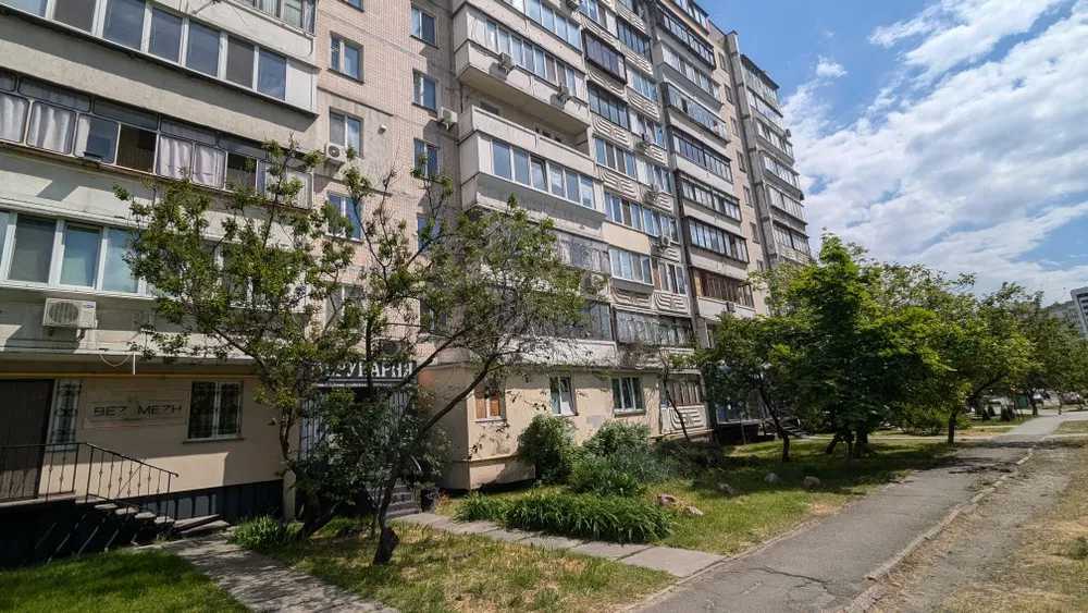 Продажа 2-комнатной квартиры 70 м², Михаила Донца ул., Драгоманова, 11
