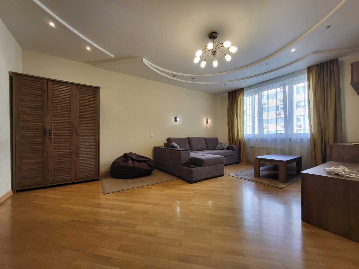 Аренда 1-комнатной квартиры 50 м², Раисы Окипной ул., 8