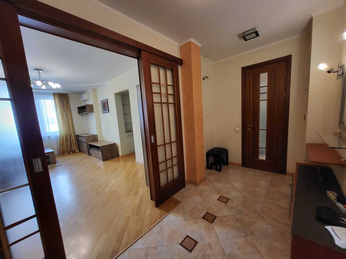 Аренда 1-комнатной квартиры 50 м², Раисы Окипной ул., 8