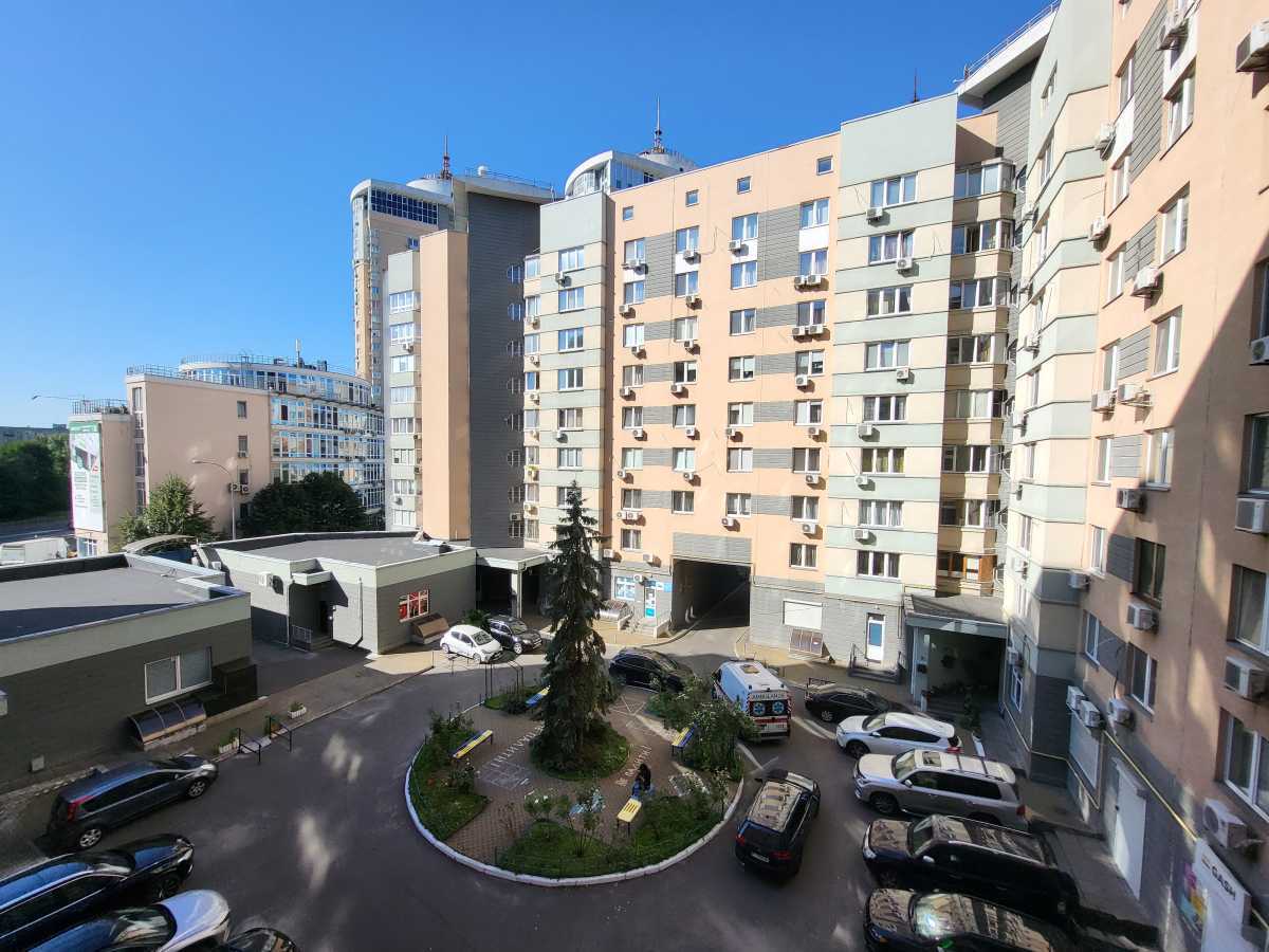 Аренда 1-комнатной квартиры 50 м², Раисы Окипной ул., 8