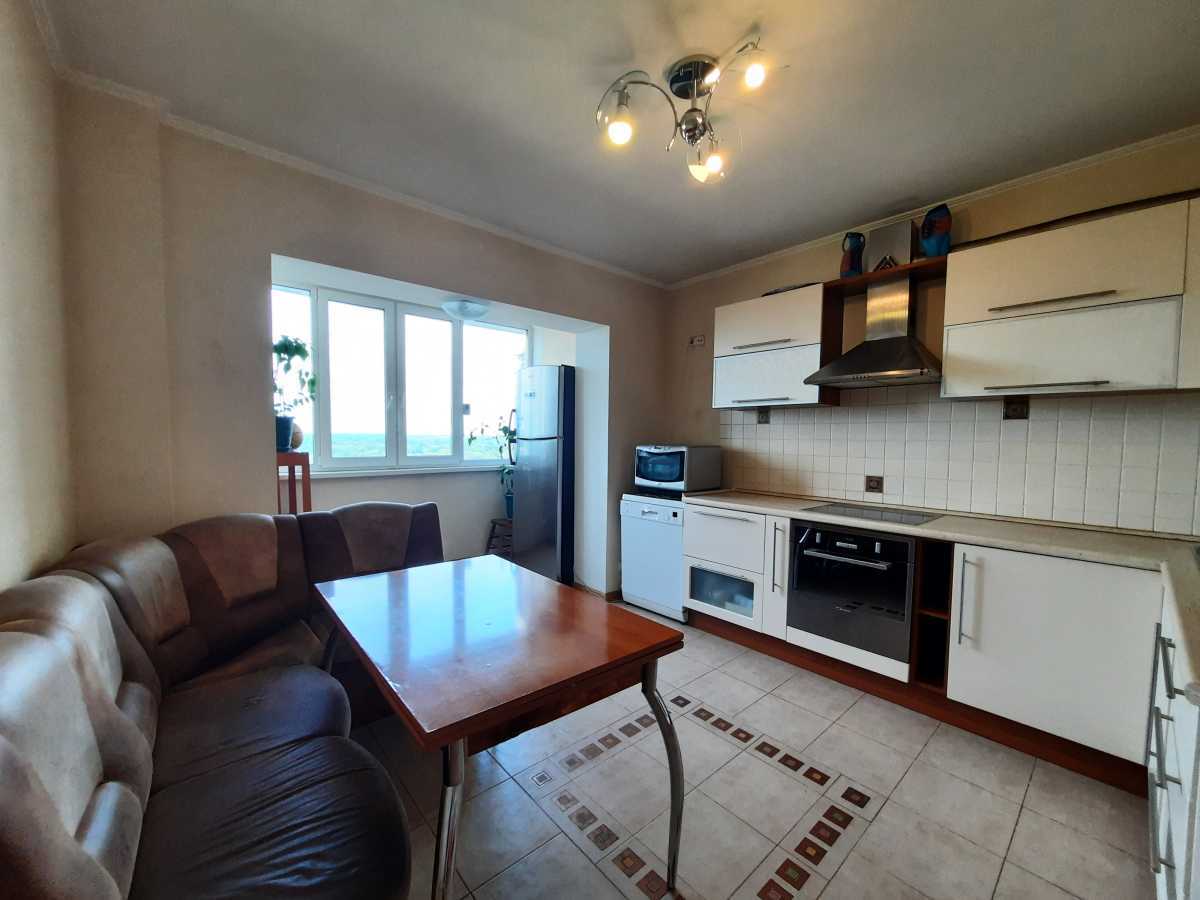 Продаж 3-кімнатної квартири 96 м², Північна вул., 2/58