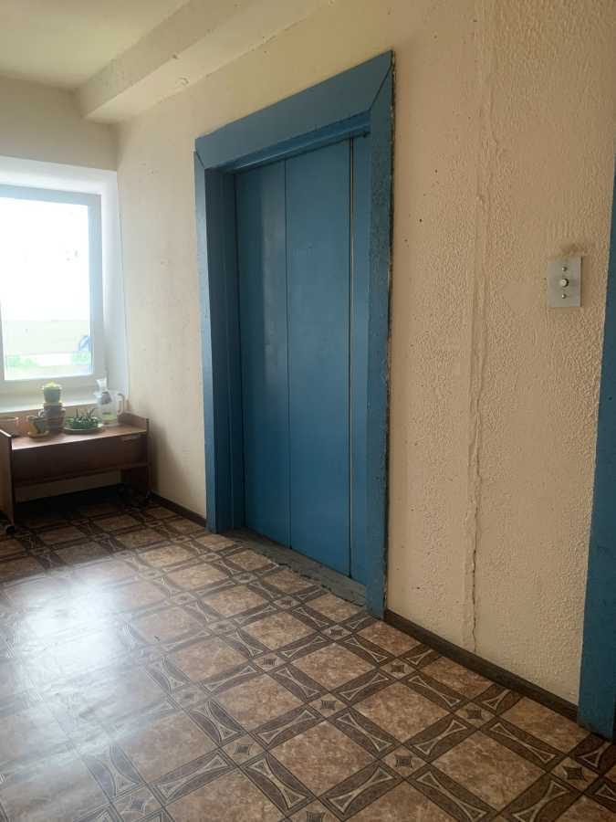 Продаж 3-кімнатної квартири 85 м², Срібнокільська вул., 8